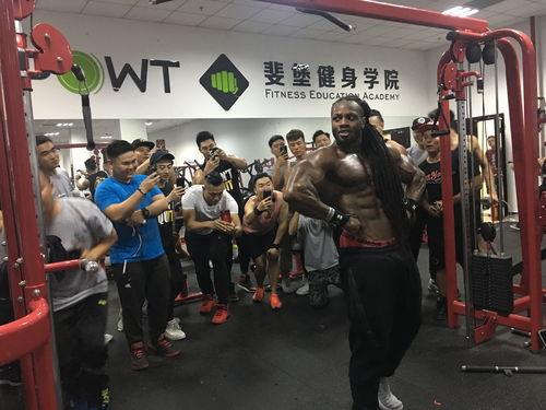 广州健身教练吃瓜,揭秘健身圈幕后趣闻