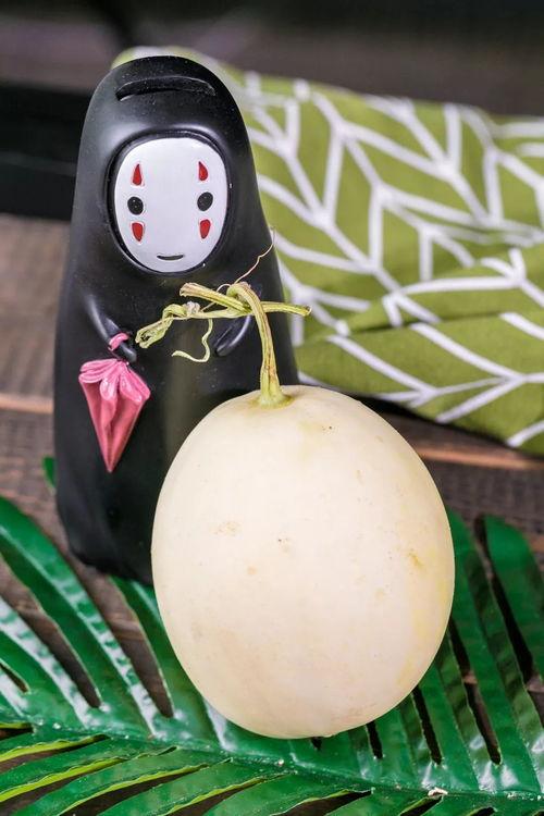 爱心拥抱吃瓜,共享甜蜜吃瓜时光