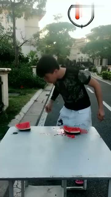 围观吃瓜搞笑段子视频,笑料百出！围观吃瓜搞笑段子视频大盘点